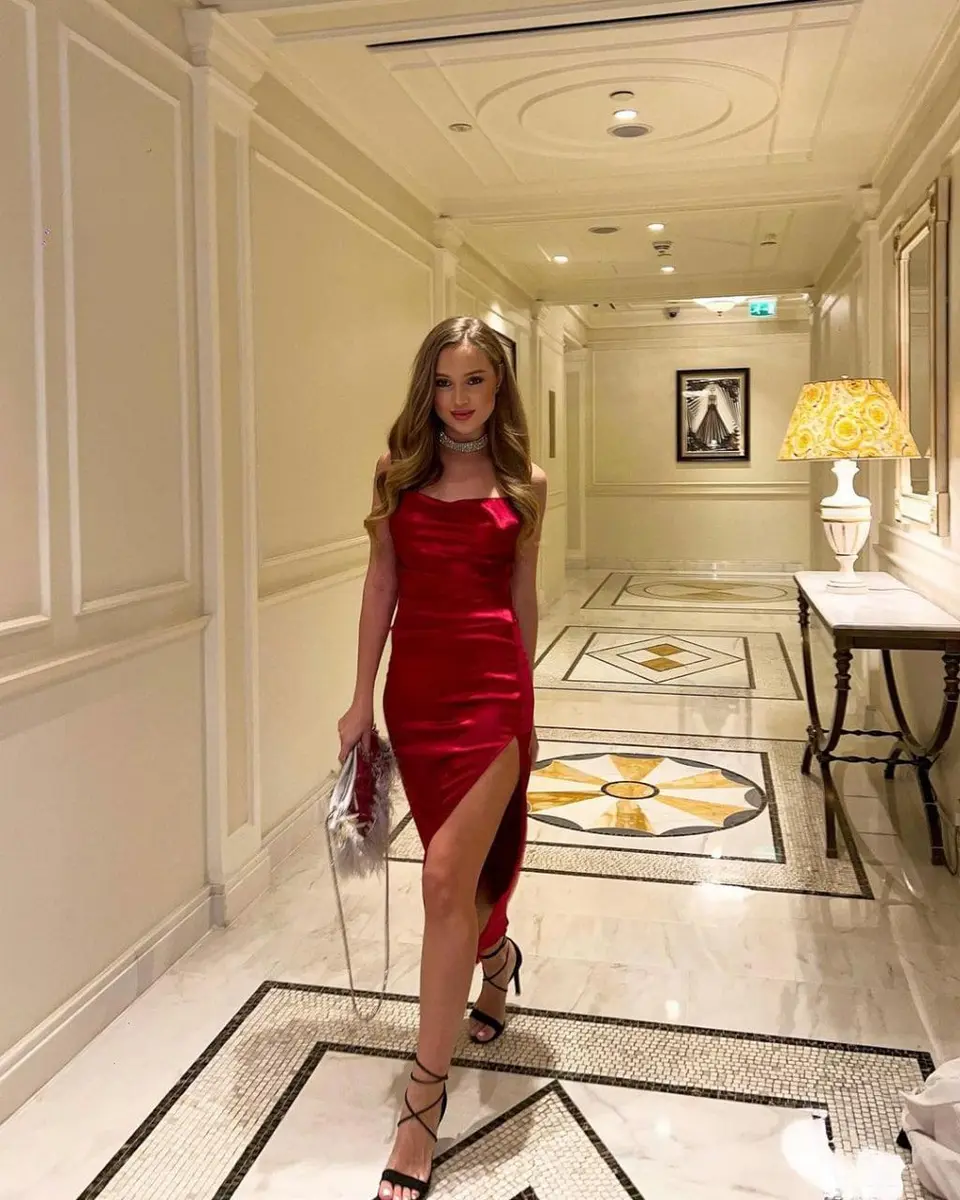 Iris escort in Moscow