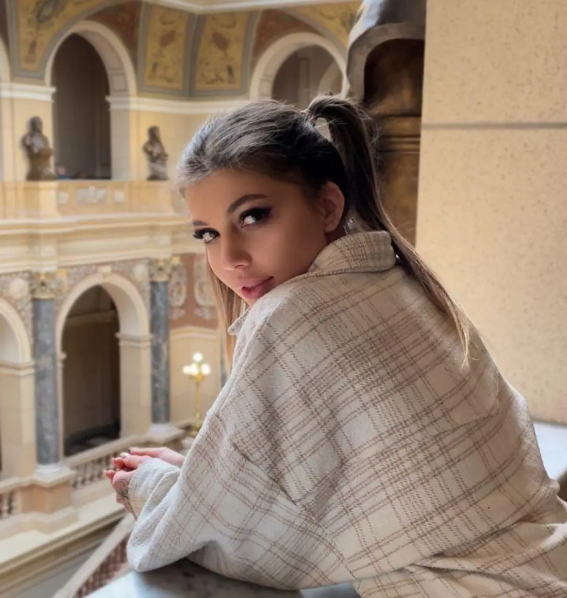 Paloma escort in Moscow