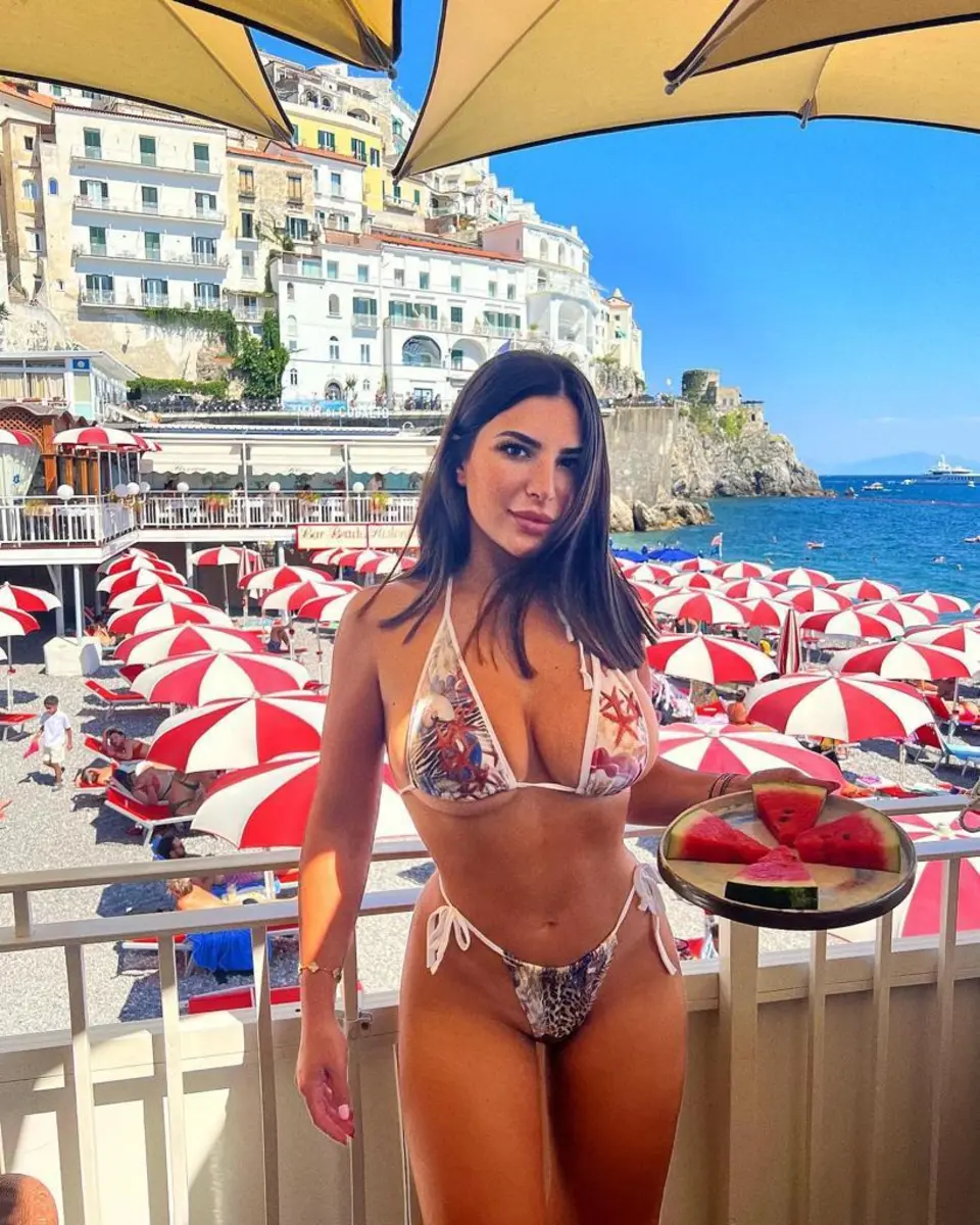 Rebecca escort in Moscow