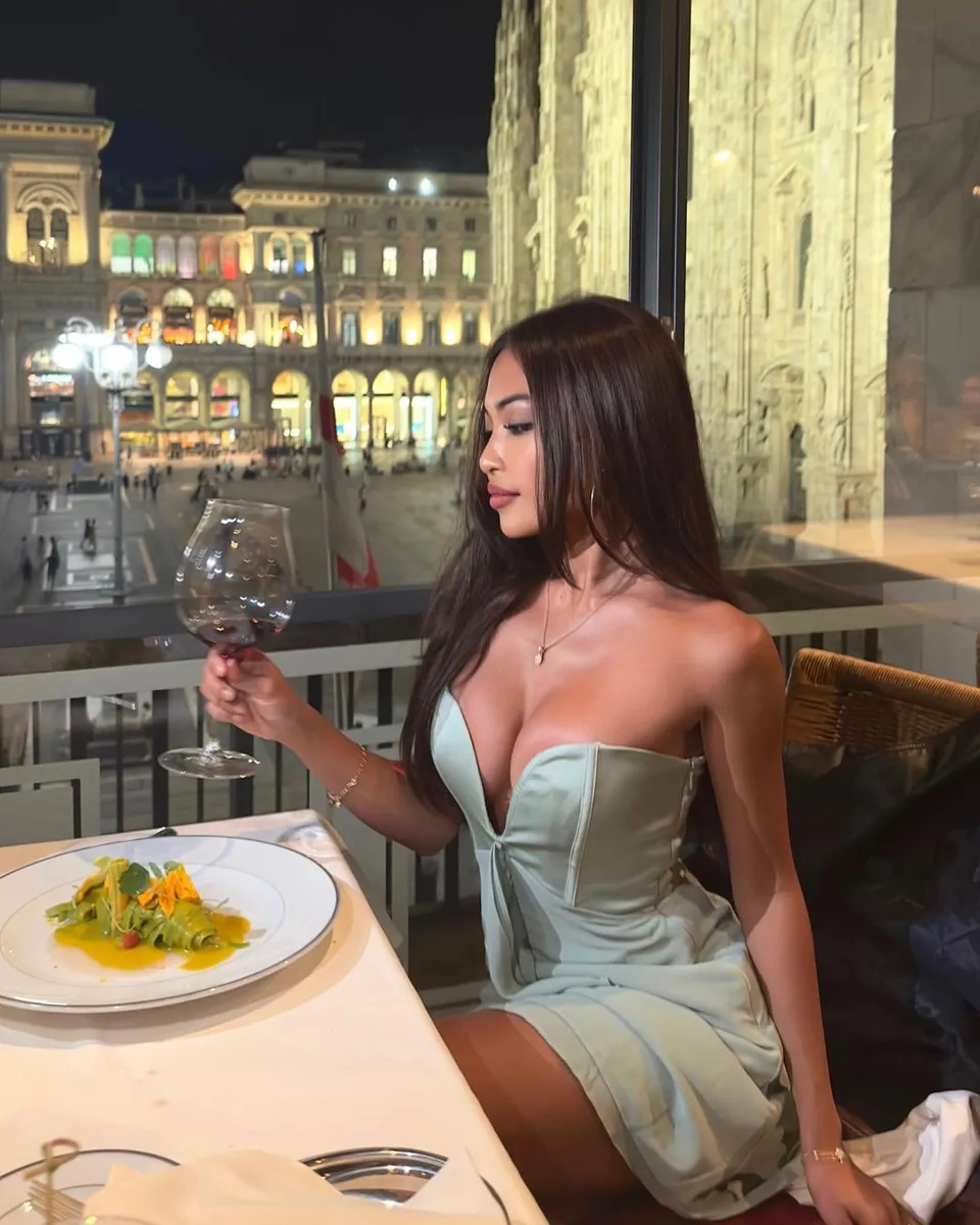 Rosalind escort in Dubai